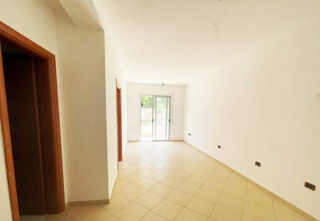 Vlore, shitet apartament 64 m² 55.000 Euro