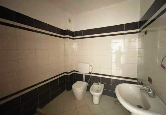 Vlore, shitet apartament 64 m² 55.000 Euro