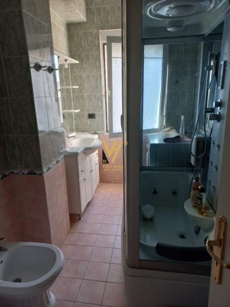 Tirane, shitet apartament 2+1 Kati 4, 117 m² 350.000 Euro (BLLOKU)