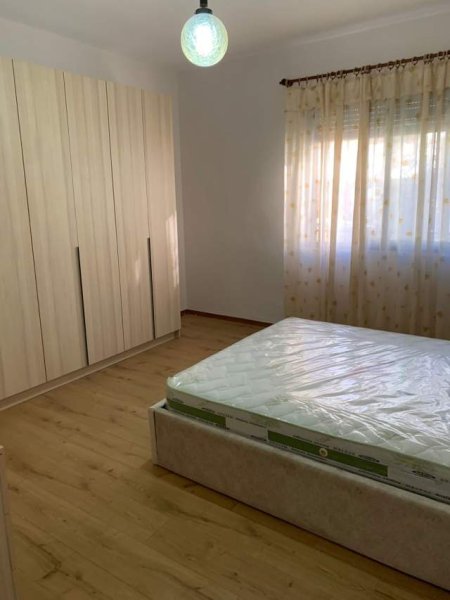 Tirane, jepet me qera apartament 1 Katshe Kati 1, 500 m² 800 Euro (komuna e parisit)