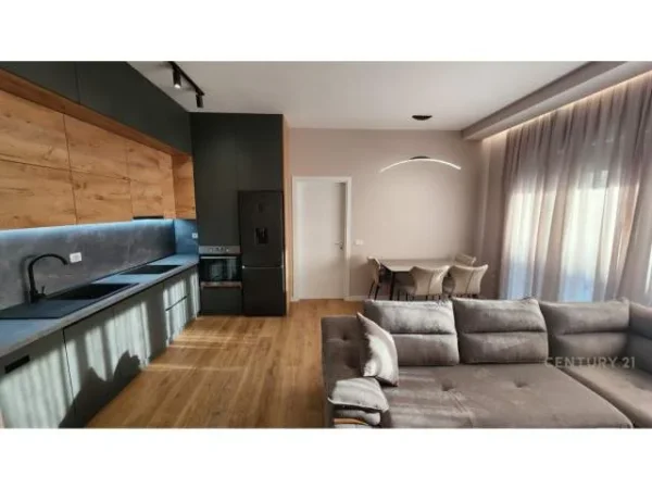 Tirane, jepet me qera apartament 2+1+BLK Kati 7, 107 m² 650 Euro (ish Fusha e Aviacionit)