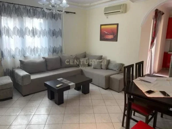 Tirane, jepet me qera apartament 2+1+BLK Kati 4, 100 m² 550 Euro (ish Stacioni i trenit)