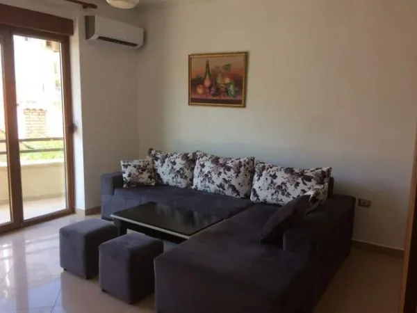 Tirane, jepet me qera apartament 85 m² 400 Euro (Kodra e Diellit)