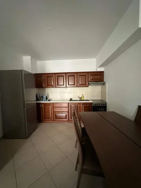Tirane, jepet me qera apartament 1+1+BLK Kati 7, 74 m² 500 Euro (Frosina Plaku, Kompleksi Kontakt)