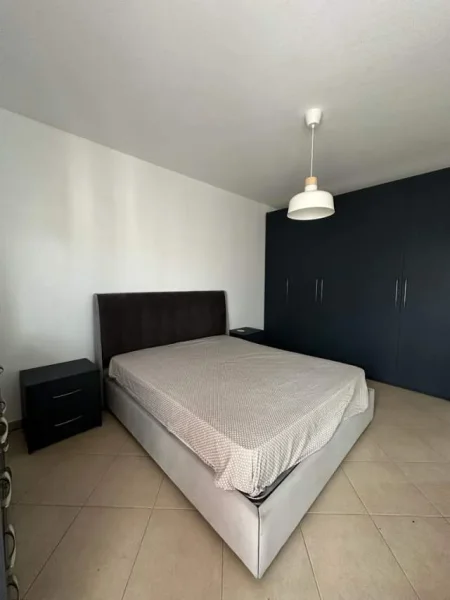 Tirane, jepet me qera apartament 1+1+BLK Kati 7, 74 m² 500 Euro (Frosina Plaku, Kompleksi Kontakt)