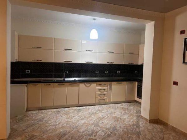 Tirane, jepet me qera apartament Kati 2, 140 m² 80.000 Leke (Don Bosko)