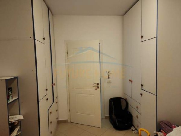 Tirane, jepet me qera apartament 2+1 Kati 4, 100 m² 420 Euro (Unaza e Re)