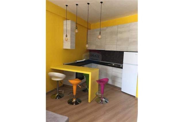 Tirane, shitet apartament 1+1 Kati 3, 62 m² 87.000 Euro (Farmacia 10)