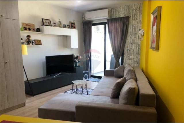 Tirane, shitet apartament 1+1 Kati 3, 62 m² 87.000 Euro (Farmacia 10)