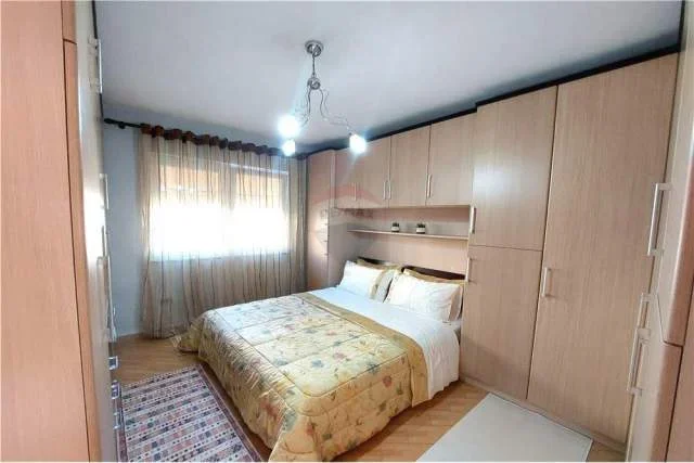 Tirane, jepet me qera apartament 1+1 Kati 4, 51 m² 500 Euro (Rruga e Elbasanit)