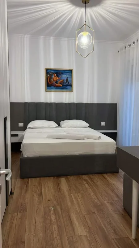 Tirane, jepet me qera apartament 2+1+BLK Kati 8, 100 m² 1.100 Euro (PAZARI RI)
