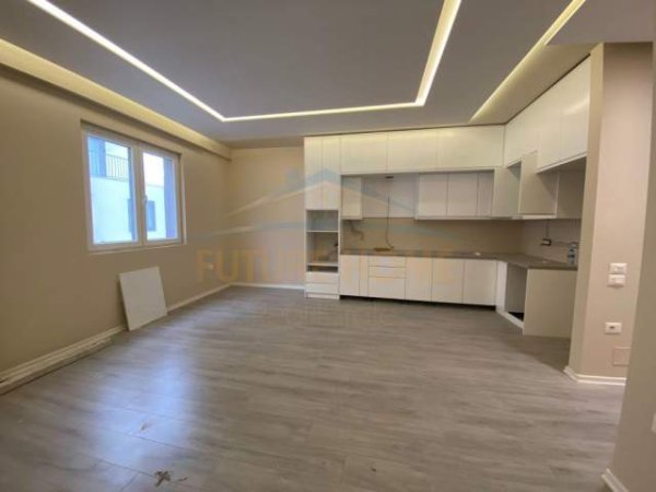 Tirane, shitet apartament 3+1 Kati 4, 133 m² 172.000 Euro (YZBERISHT)