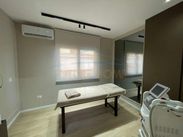 Tirane, shitet apartament 4+1 Kati 3, 130 m² 375.000 Euro (BLLOKU)