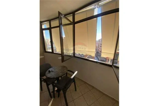 Tirane, jepet me qera apartament 1+1+BLK Kati 9, 74 m² 700 Euro (Globe Rruga e Kavajes)