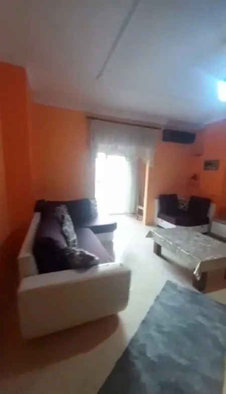 Tirane, jepet me qera apartament 1+1+BLK Kati 4, 60 m² 30.000 Leke (Astir ,prane bar universit)