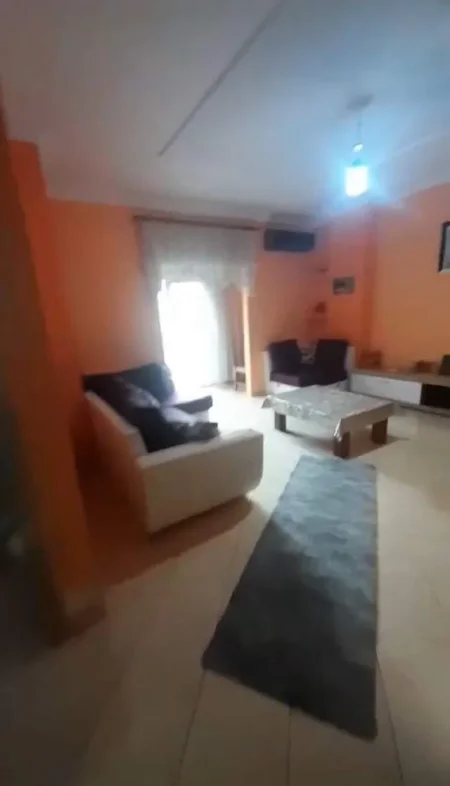 Tirane, jepet me qera apartament 1+1+BLK Kati 4, 60 m² 30.000 Leke (Astir ,prane bar universit)