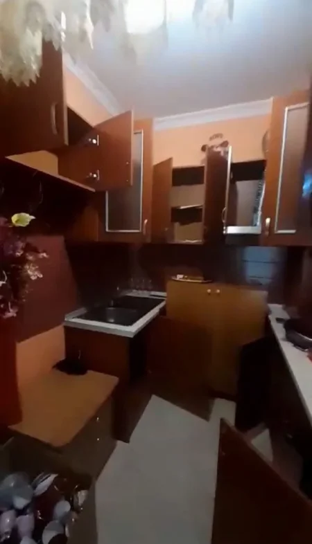 Tirane, jepet me qera apartament 1+1+BLK Kati 4, 60 m² 30.000 Leke (Astir ,prane bar universit)