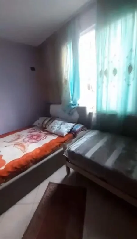 Tirane, jepet me qera apartament 1+1+BLK Kati 4, 60 m² 30.000 Leke (Astir ,prane bar universit)