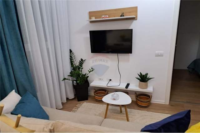 Tirane, jepet me qera apartament 1+1 Kati 5, 45 m² 400 Euro (Kompleksi Mangalem)