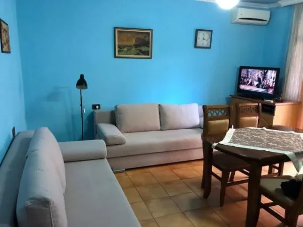 Tirane, jepet me qera apartament 3+1+BLK Kati 4, 100 m² 50.000 Leke (Zog zi ,prane trinty bar)