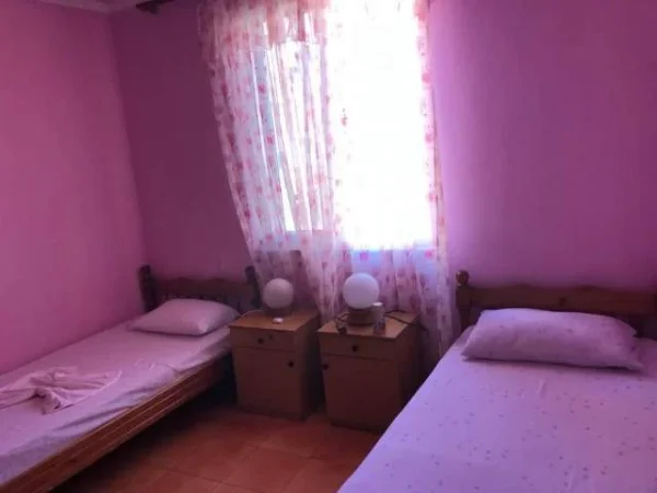 Tirane, jepet me qera apartament 3+1+BLK Kati 4, 100 m² 50.000 Leke (Zog zi ,prane trinty bar)