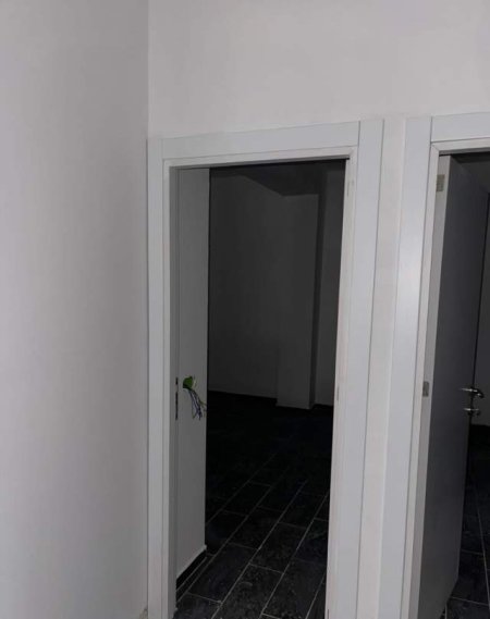 Tirane, shitet apartament 2+1 Kati 1, 83 m² 65.000 Euro (Te ish Restorant Qesaraka)