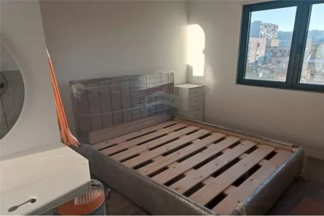 Tirane, jepet me qera apartament 1+1 Kati 2, 65 m² 400 Euro (Rruga Teodor Keko)