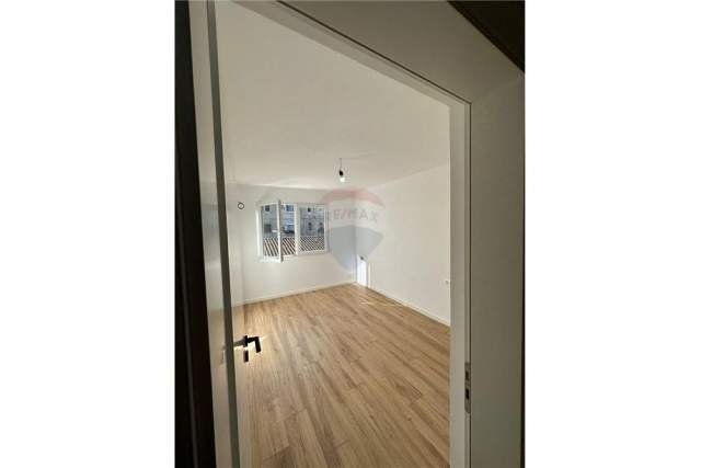 Tirane, shitet 2+1 Kati 4, 62 m² 88.000 Euro (Oxhaku)