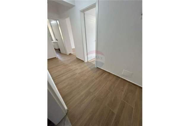 Tirane, shitet 2+1 Kati 4, 62 m² 88.000 Euro (Oxhaku)