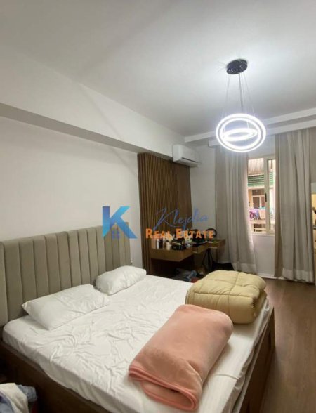 Tirane, shes apartament 1+1+BLK Kati 3, 80 m² 160.000 Euro (Komuna e Parisit)
