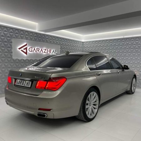 Tirane, shes makine BMW 740Li Viti 2012,