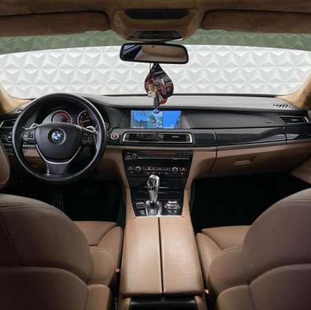 Tirane, shes makine BMW 740Li Viti 2012,