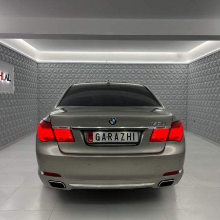 Tirane, shes makine BMW 740Li Viti 2012,