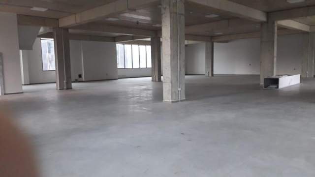 Tirane, jepet me qera magazine Kati 0, 1.600 m² 4.800 Euro (peze)