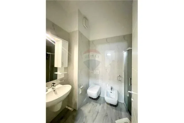 Tirane, jepet me qera apartament 1+1+BLK Kati 5, 65 m² 800 Euro (Kompleksi Delijorgji)