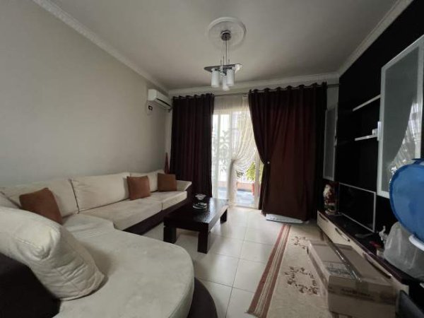 Tirane, jepet me qera apartament 2+1+BLK Kati 3, 120 m² 400 Euro (Yzberisht)