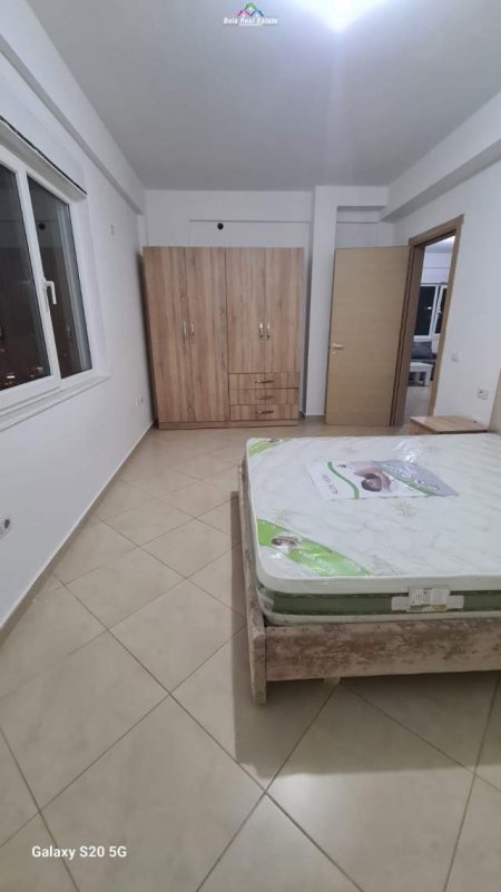 Tirane, jepet me qera apartament 2+1+BLK Kati 4, 91 m² 600 Euro (Liqeni i Thate)