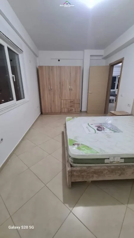 Tirane, jepet me qera apartament 2+1+BLK Kati 4, 91 m² 600 Euro (Liqeni i Thate)