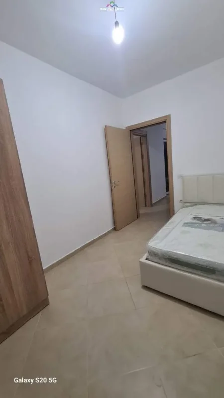 Tirane, jepet me qera apartament 2+1+BLK Kati 4, 91 m² 600 Euro (Liqeni i Thate)