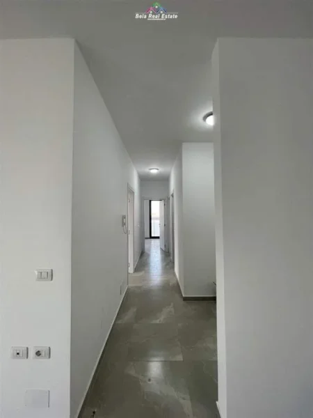 Tirane, jepet me qera zyre Kati 2, 127 m² 500 Euro (casa italia)