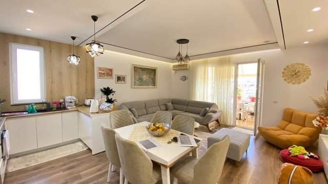 Tirane, shitet apartament 2+1 Kati 5, 111 m² 130.000 Euro (Rruga Kadillari)