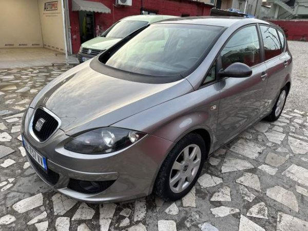 Tirane, shes makine Seat altea Viti 2005, 2.800 Euro