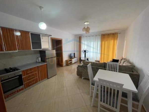 Tirane, shitet apartament 2+1 Kati 2, 105 m² 125.000 Euro (Unaza e Re)