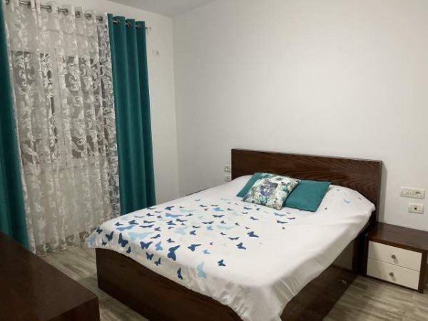 Tirane, jepet me qera apartament 2+1+A Kati 4, 64 m² 650 Euro (Ramiz Kovaci)