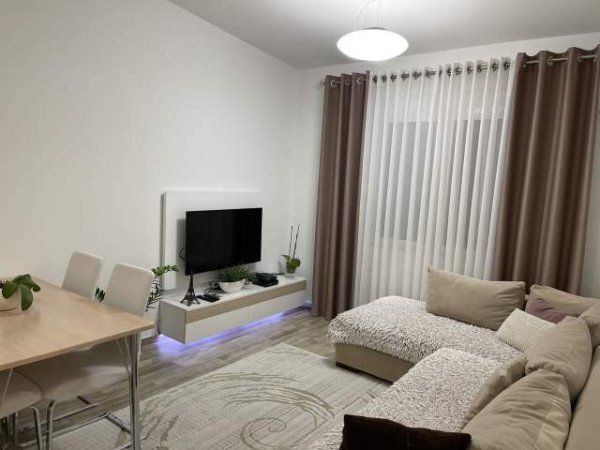 Tirane, jepet me qera apartament 2+1+A Kati 4, 64 m² 650 Euro (Ramiz Kovaci)