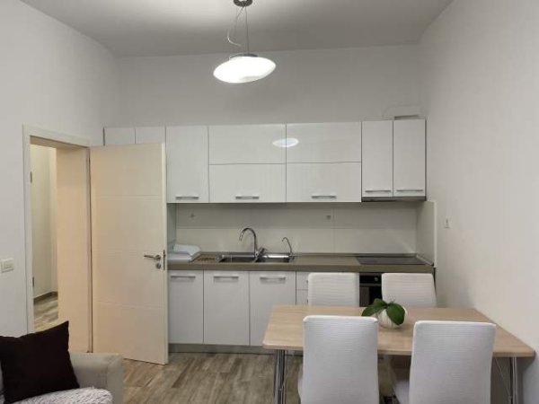 Tirane, jepet me qera apartament 2+1+A Kati 4, 64 m² 650 Euro (Ramiz Kovaci)