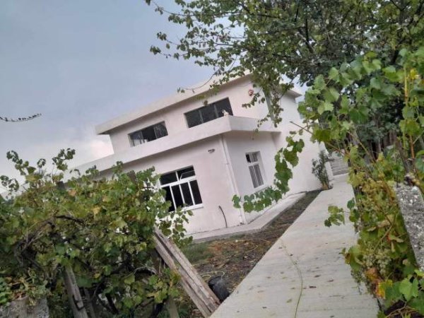 Permet, jap me qera punishte +  toke, 2.000 m²  (Kelcyre)