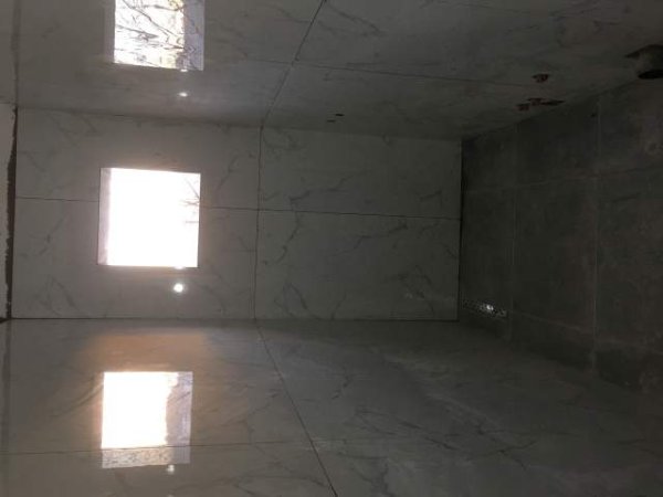 Shtrime dhe veshje pllakash vendosje mermerash gure dekorative