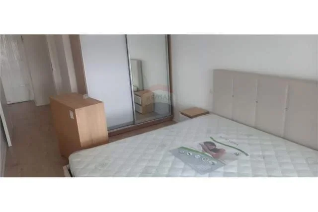 Tirane, jepet me qera apartament 1+1 Kati 4, 74 m² 450 Euro (kompleksi kontakt)