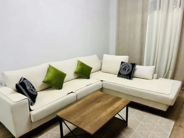 Tirane, jepet me qera apartament 1+1 Kati 7, 74 m² 400 Euro (Astir)